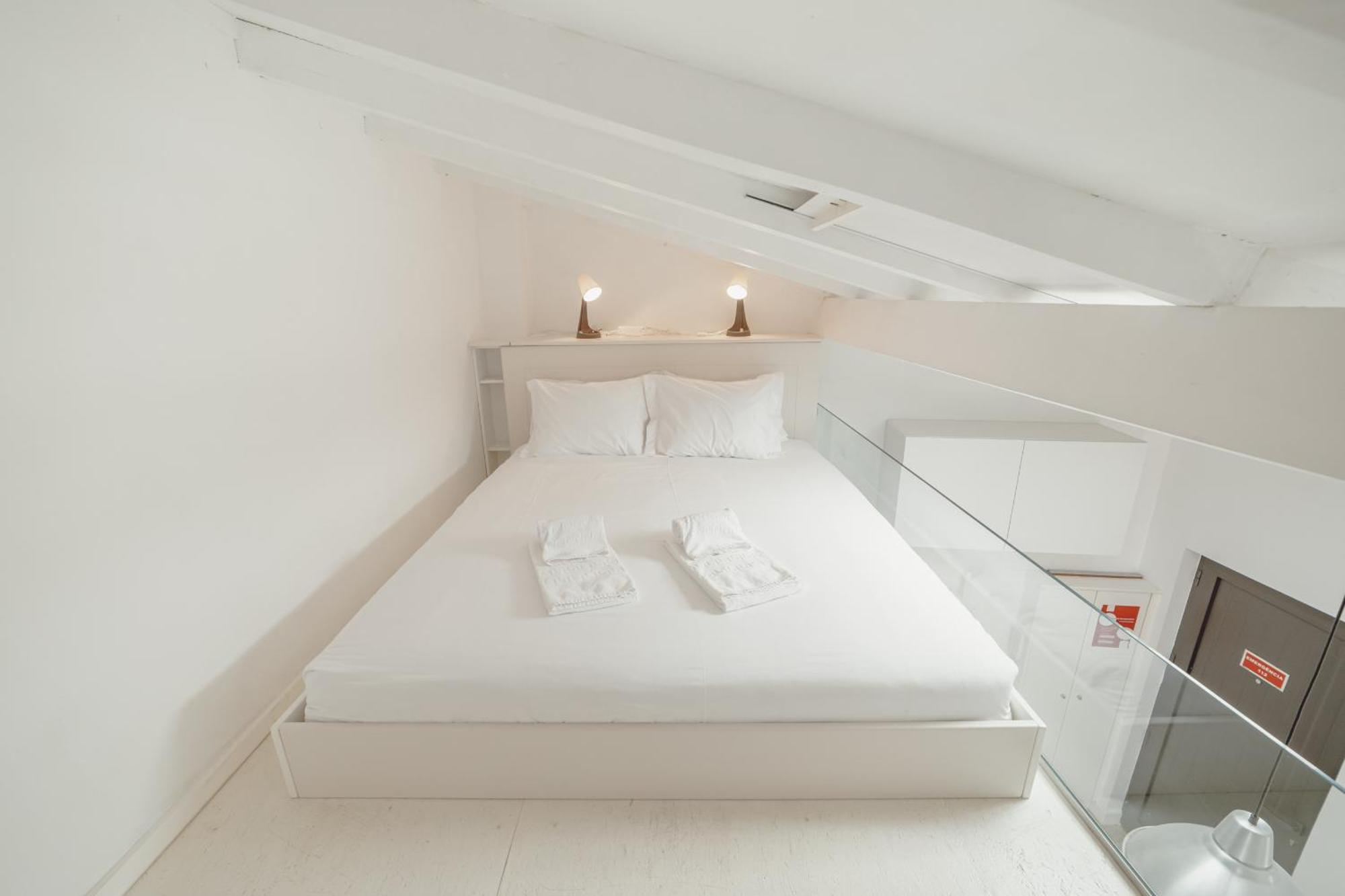 Mezzanine Stylish Apartments By Vacationy Порто Екстериор снимка
